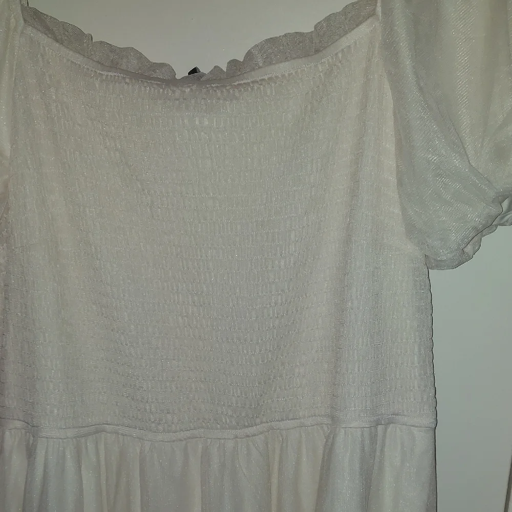Chic Cream Maxi Dress with Puff Sleeves B19 - Picture 6 of 7